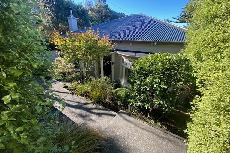 Photo of property in 29 Maida Vale Road, Roseneath, Wellington, 6011