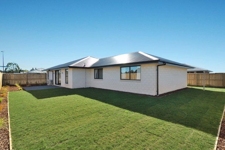 Photo of property in 92 Ridgeway Avenue, Rolleston, 7615