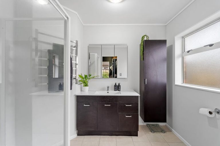 Photo of property in 27 Ponderosa Drive, Oteha, Auckland, 0632