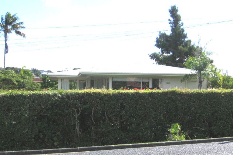 Photo of property in 486 Beach Road, Murrays Bay, Auckland, 0630