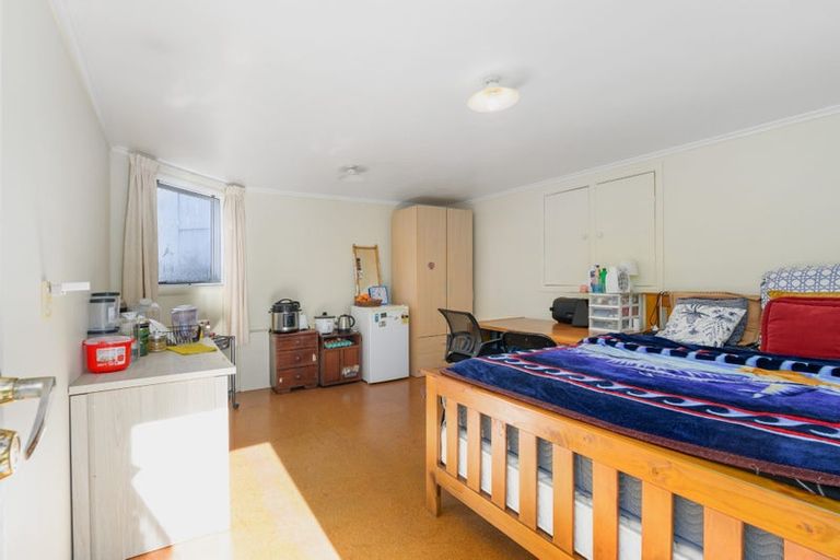 Photo of property in 218 Hillcrest Road, Hillcrest, Hamilton, 3216