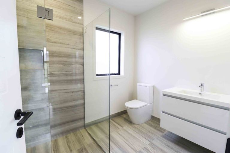 Photo of property in 42 Sardinia Grove, Fitzherbert, Palmerston North, 4410