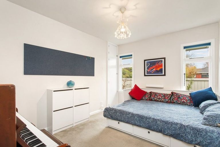 Photo of property in 33 Office Road, Merivale, Christchurch, 8014