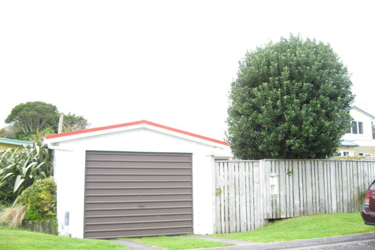 Photo of property in 7 Linda Street, Oakura, 4314