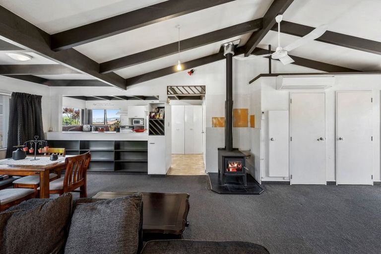 Photo of property in 15 Kempton Place, Richmond Heights, Taupo, 3330