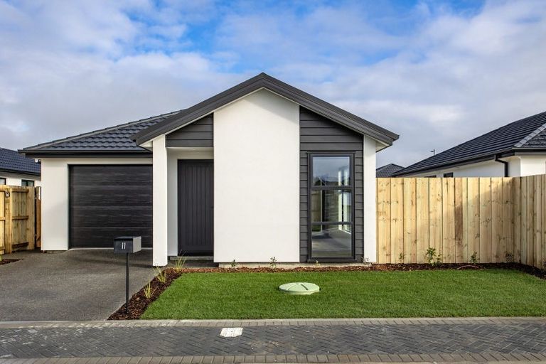 Photo of property in 11 Oakvale Lane, Halswell, Christchurch, 8025