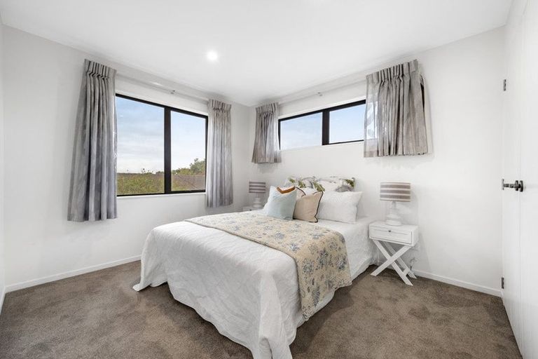 Photo of property in 74a Walworth Avenue, Pakuranga Heights, Auckland, 2010