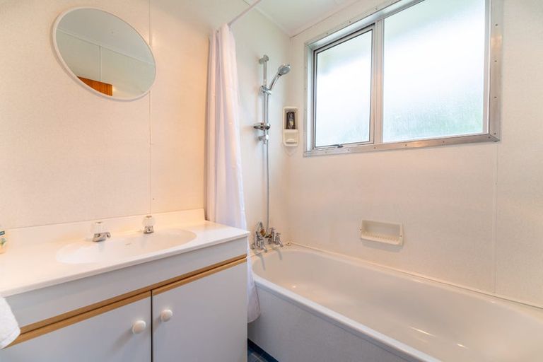 Photo of property in 34 Magdala Street, Kakanui, Oamaru, 9495