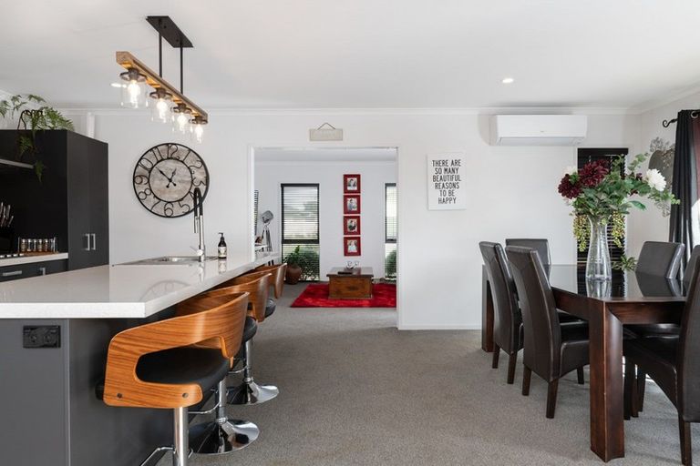 Photo of property in 130 Puhirake Crescent, Pyes Pa, Tauranga, 3112