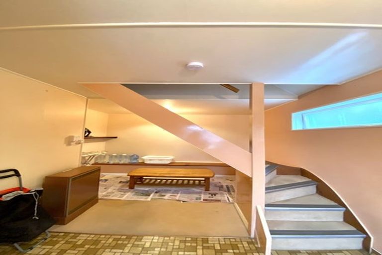 Photo of property in 1 Kohima Drive, Khandallah, Wellington, 6035