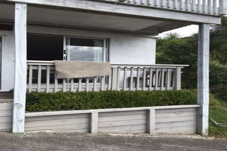 Photo of property in 33 Elliston Crescent, Stanmore Bay, Whangaparaoa, 0932