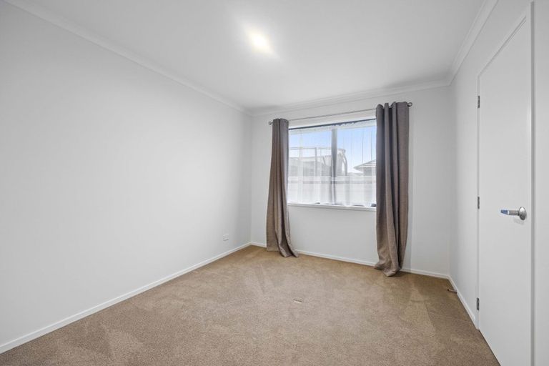 Photo of property in 10 Nukuroa Close, Waitara, 4320