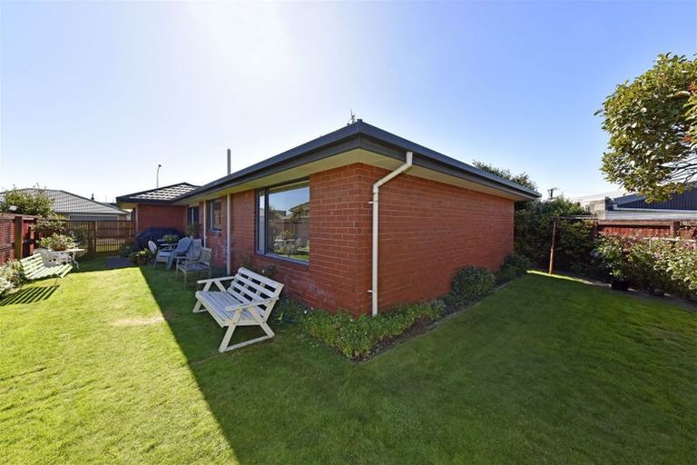Photo of property in 1a Topham Lane, Hornby, Christchurch, 8042