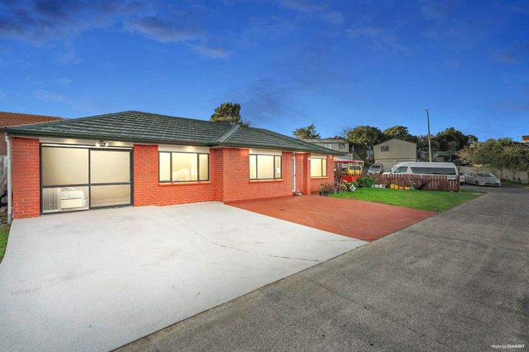 Photo of property in 84 Robert Skelton Place, Clendon Park, Auckland, 2103