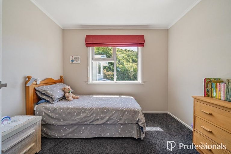 Photo of property in 14 Bushey Way, Maungaraki, Lower Hutt, 5010