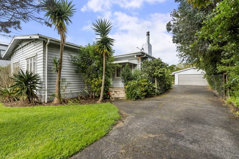 Photo of property in 93 Lynwood Road, New Lynn, Auckland, 0600