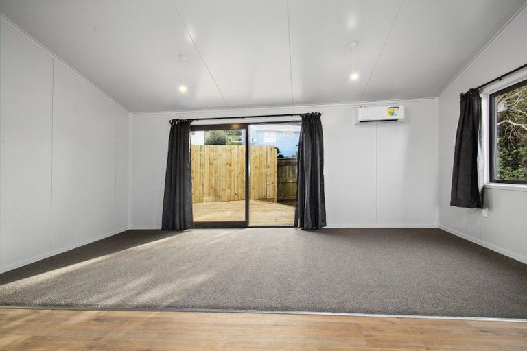 Photo of property in 104a Te Pene Avenue, Titahi Bay, Porirua, 5022