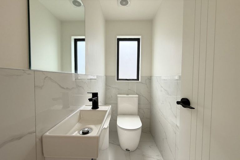 Photo of property in 1/5 Chevis Place, Pakuranga, Auckland, 2010