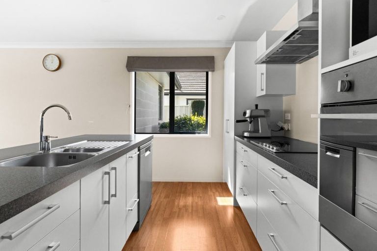 Photo of property in 216 Frimley Oaks, Frimley, Hastings, 4120