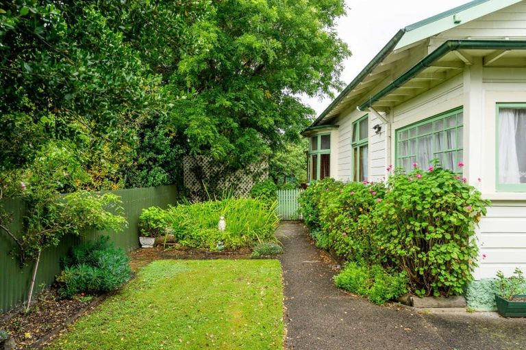 Photo of property in 103 Pembroke Street, Carterton, 5713