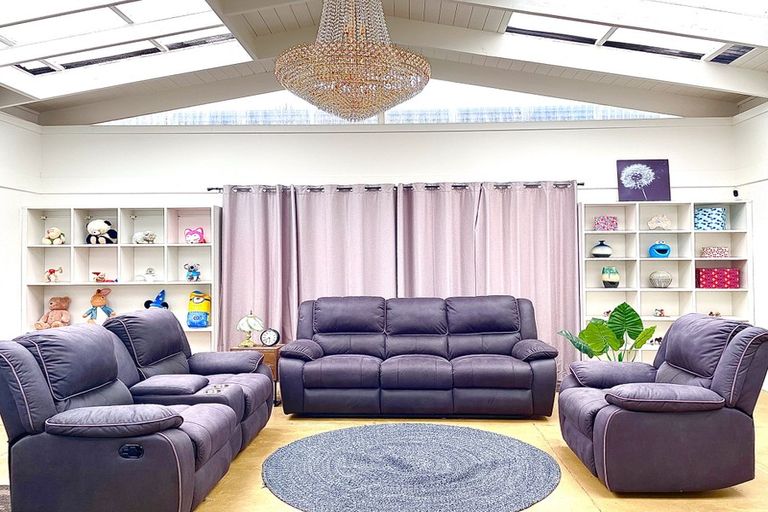 Photo of property in 7 Zenith Place, Conifer Grove, Takanini, 2112