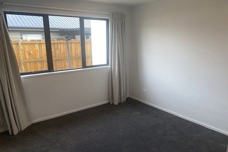 Photo of property in 8 Sarah Nicholls Street, Belfast, Christchurch, 8051