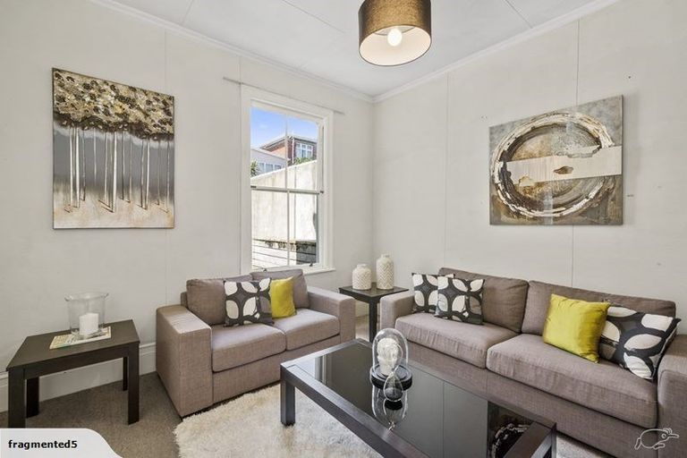 Photo of property in 19 Home Street, Mount Victoria, Wellington, 6011