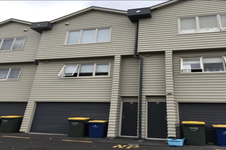 Photo of property in 5/4 Keeling Road, Henderson, Auckland, 0612