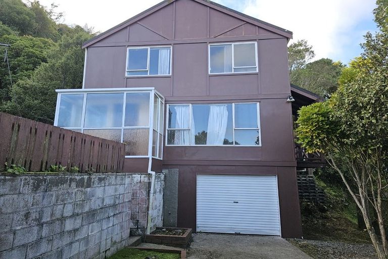 Photo of property in 11 Tralee Place, Johnsonville, Wellington, 6037