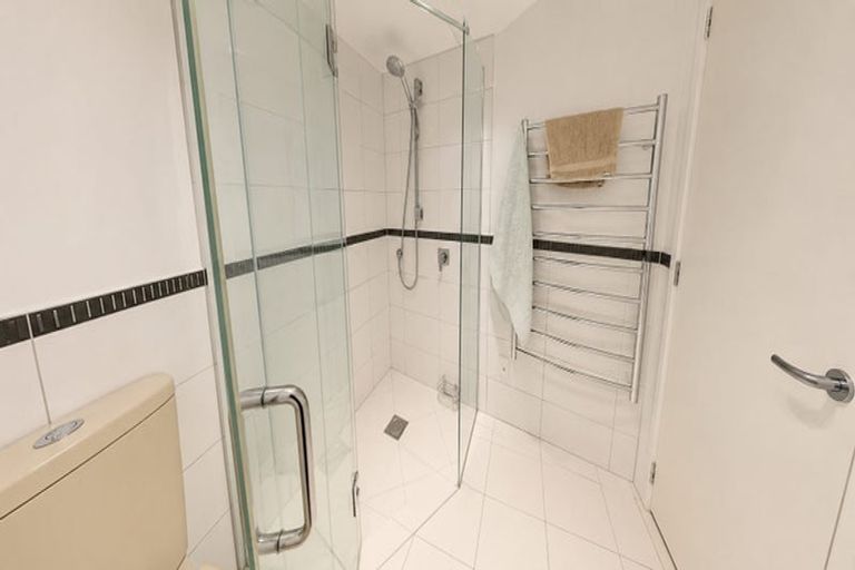 Photo of property in 4 Lyons Crescent, Strathmore Park, Wellington, 6022