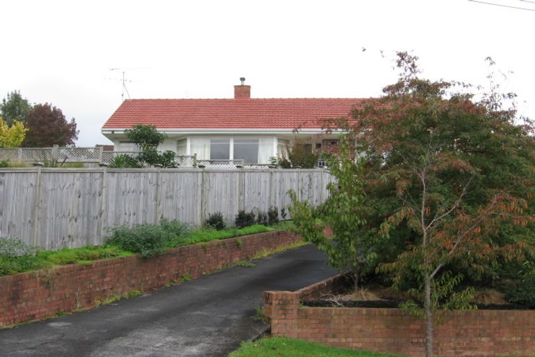 Photo of property in 13 Tui Vale Road, Shelly Park, Auckland, 2014