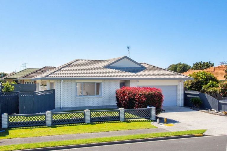 Photo of property in 64 Blake Boulevard, Papamoa Beach, Papamoa, 3118
