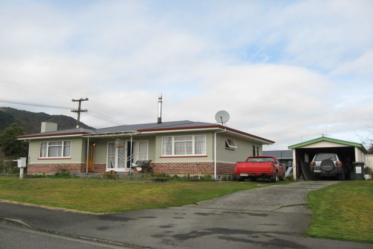 Photo of property in 38 Hotham Street, Murchison, 7007