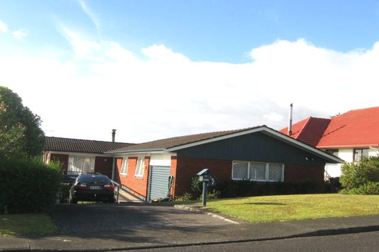 Photo of property in 11 Welland Place, Hillcrest, Auckland, 0627