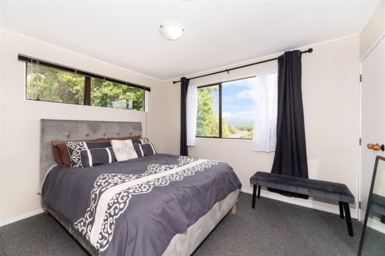 Photo of property in 33 Danube Lane, Glen Eden, Auckland, 0602