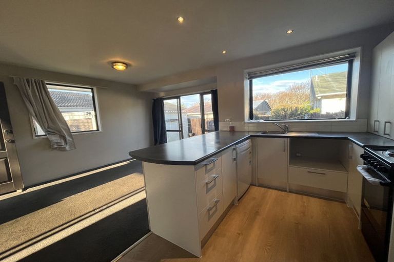 Photo of property in 1/2 Lodge Place, Ilam, Christchurch, 8041