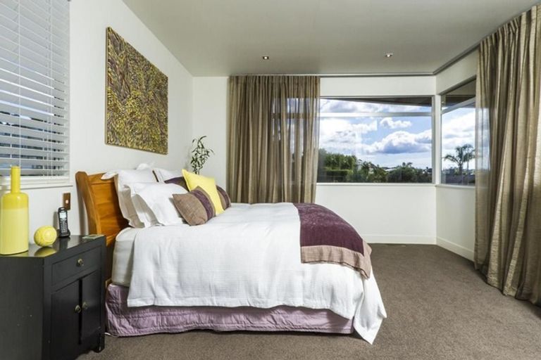 Photo of property in 15 Courtneys, West Harbour, Auckland, 0618