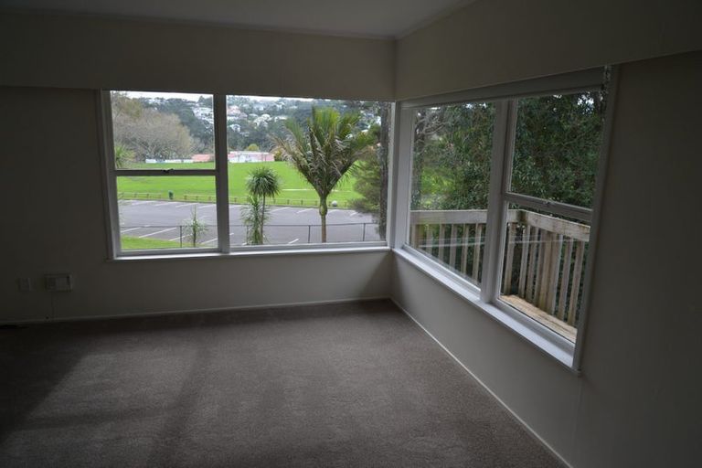 Photo of property in 2/21 Waverley Avenue, Glenfield, Auckland, 0629