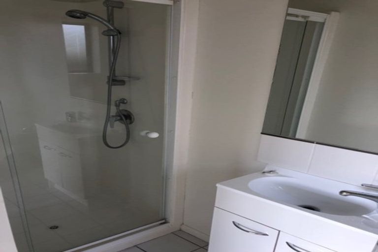 Photo of property in 2/101 Pohutukawa Street, Woburn, Lower Hutt, 5011