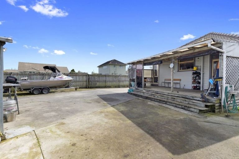 Photo of property in 42 Ross Crescent, Fairfield, Hamilton, 3214