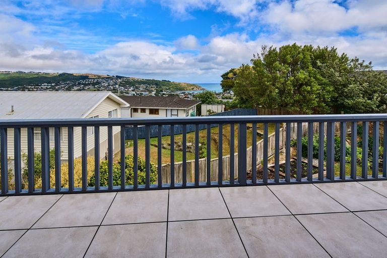 Photo of property in 109a Gloaming Hill, Titahi Bay, Porirua, 5022