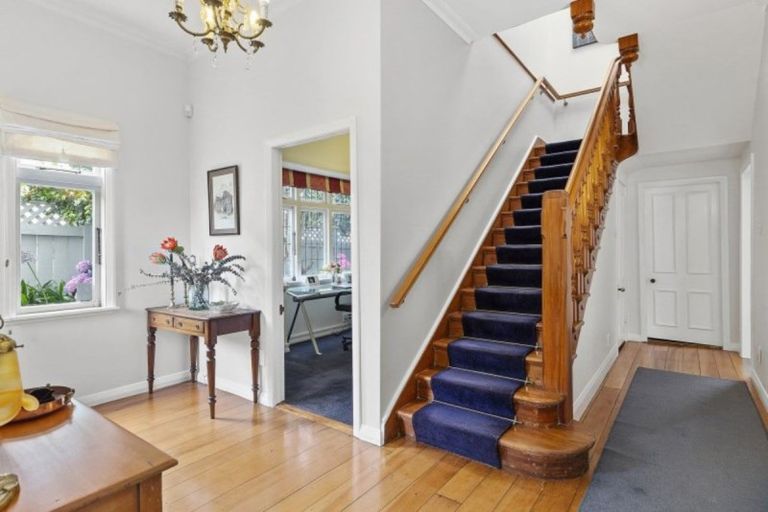 Photo of property in 8 Park Street, Thorndon, Wellington, 6011