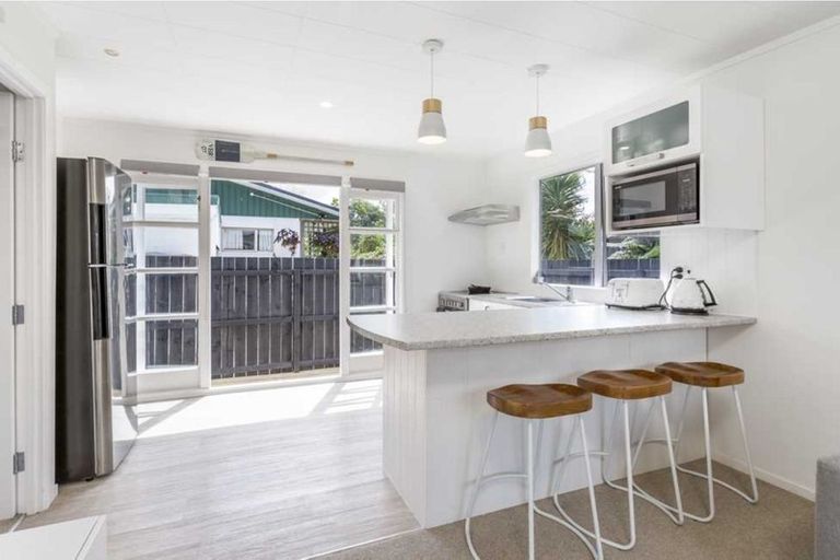 Photo of property in 122a The Circle, Manly, Whangaparaoa, 0930