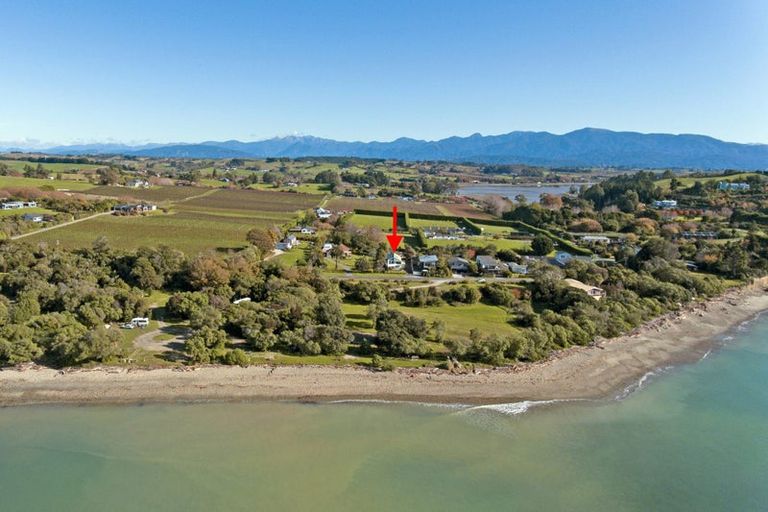 Photo of property in 14 Cliff Road, Tasman, Upper Moutere, 7173