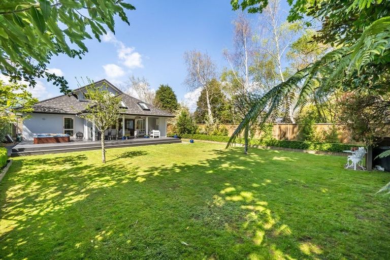 Photo of property in 355 Fergusson Drive, Heretaunga, Upper Hutt, 5018