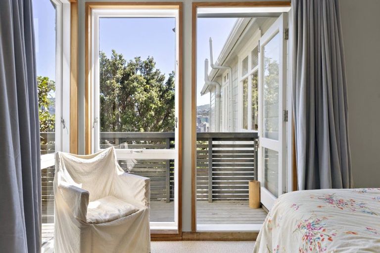 Photo of property in 10 Earls Terrace, Mount Victoria, Wellington, 6011