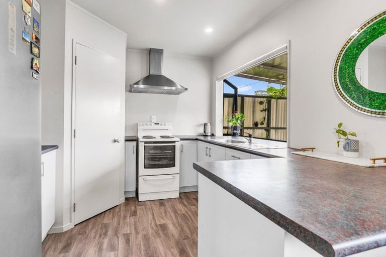 Photo of property in 8a Melleray Place, Randwick Park, Auckland, 2105