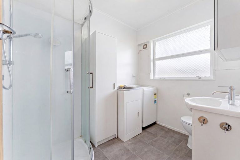 Photo of property in 15 Jaemont Avenue, Te Atatu South, Auckland, 0610