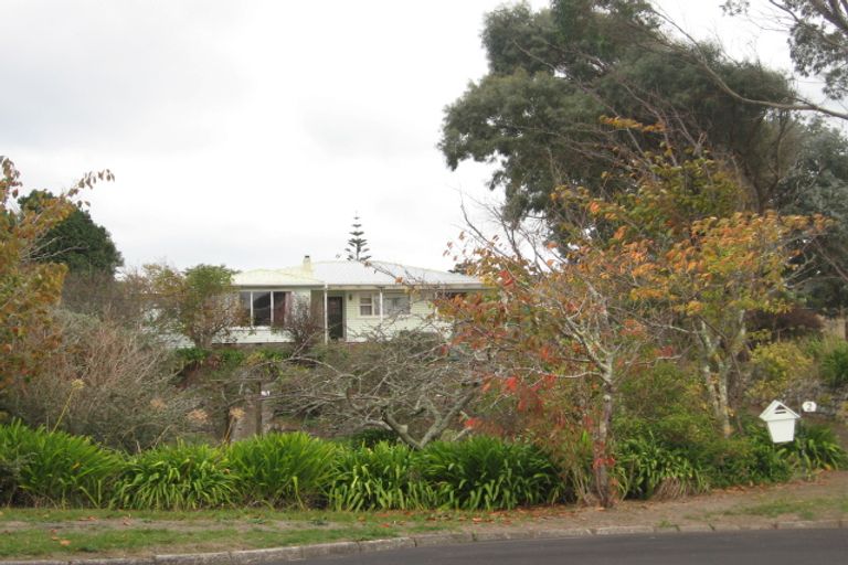 Photo of property in 2 Titoki Road, Raumati Beach, Paraparaumu, 5032