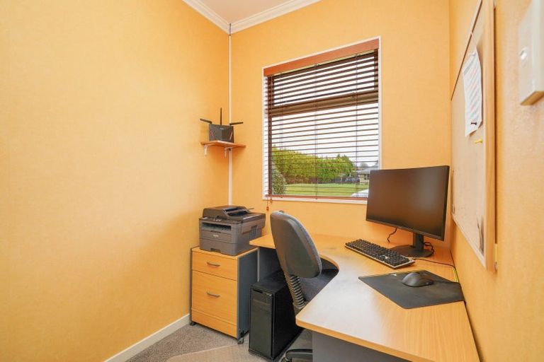 Photo of property in 25 Raeburn Avenue, Otatara, Invercargill, 9879